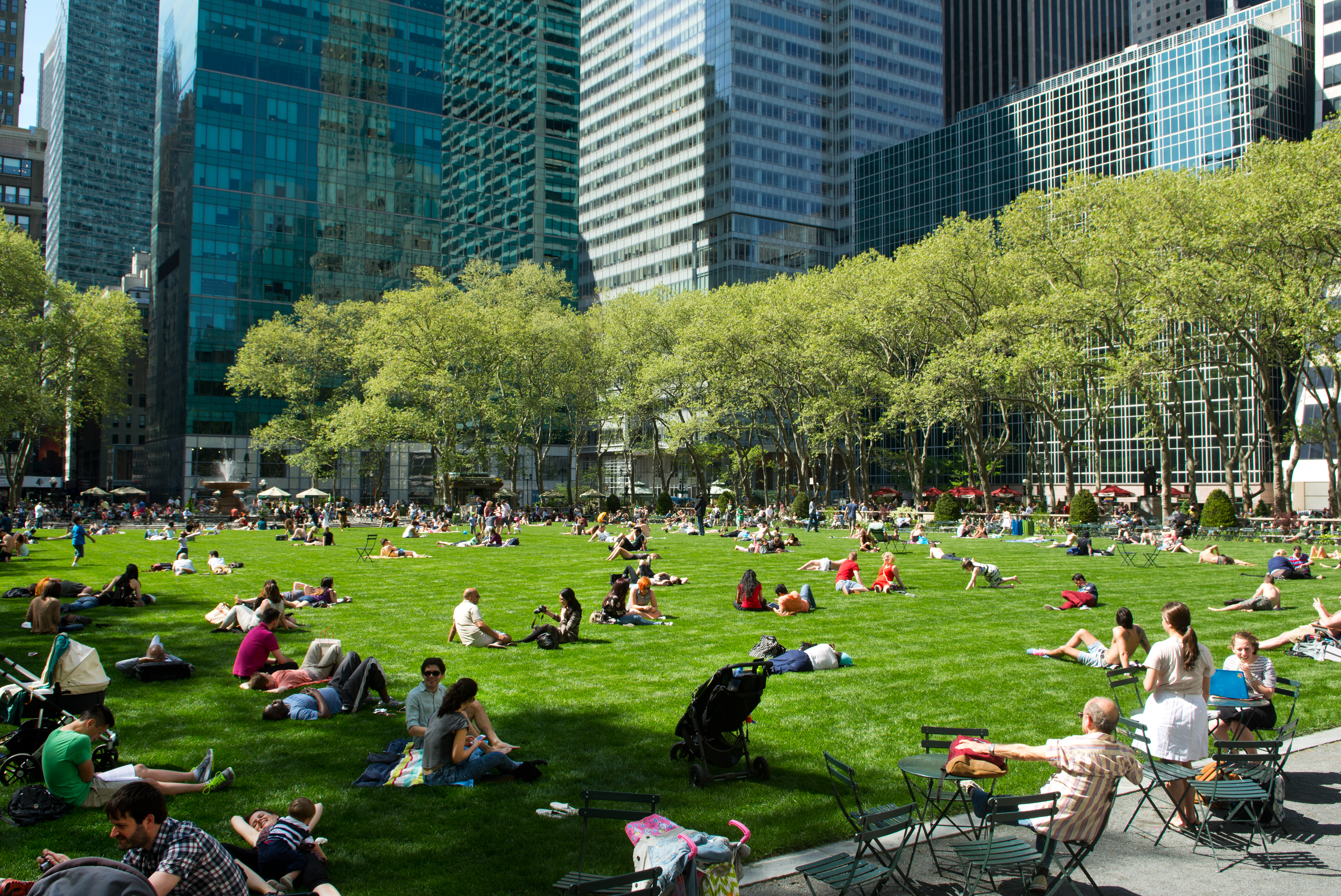 People enjoying the sunshine in New York
